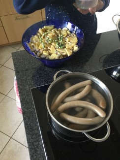 Würstchen mit Kartoffelsalat