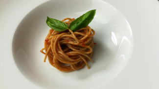 Spaghetti mit Tomatensoße